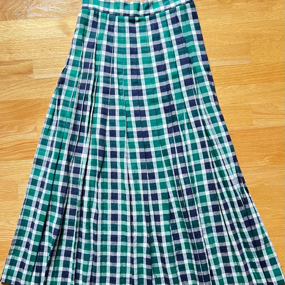 Pleated skirt